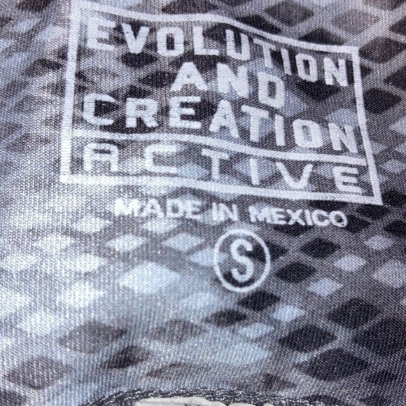 Evolution & Creation Active size sm workout leggings with beautiful butterflies - Picture 7 of 10